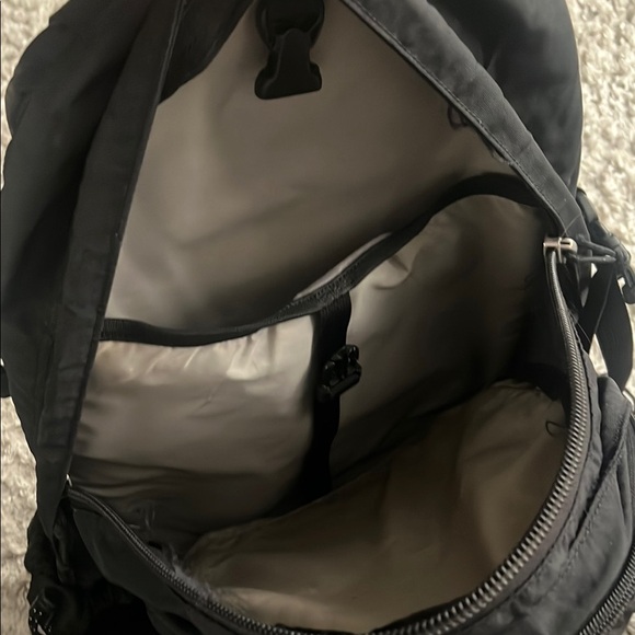 The North Face Black Men's Backpack - Picture 4 of 7